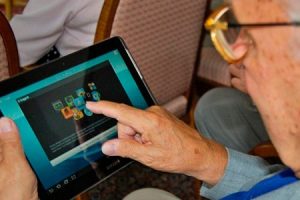 Anotarse en el Plan Ibirapitá: La tablet para los jubilados